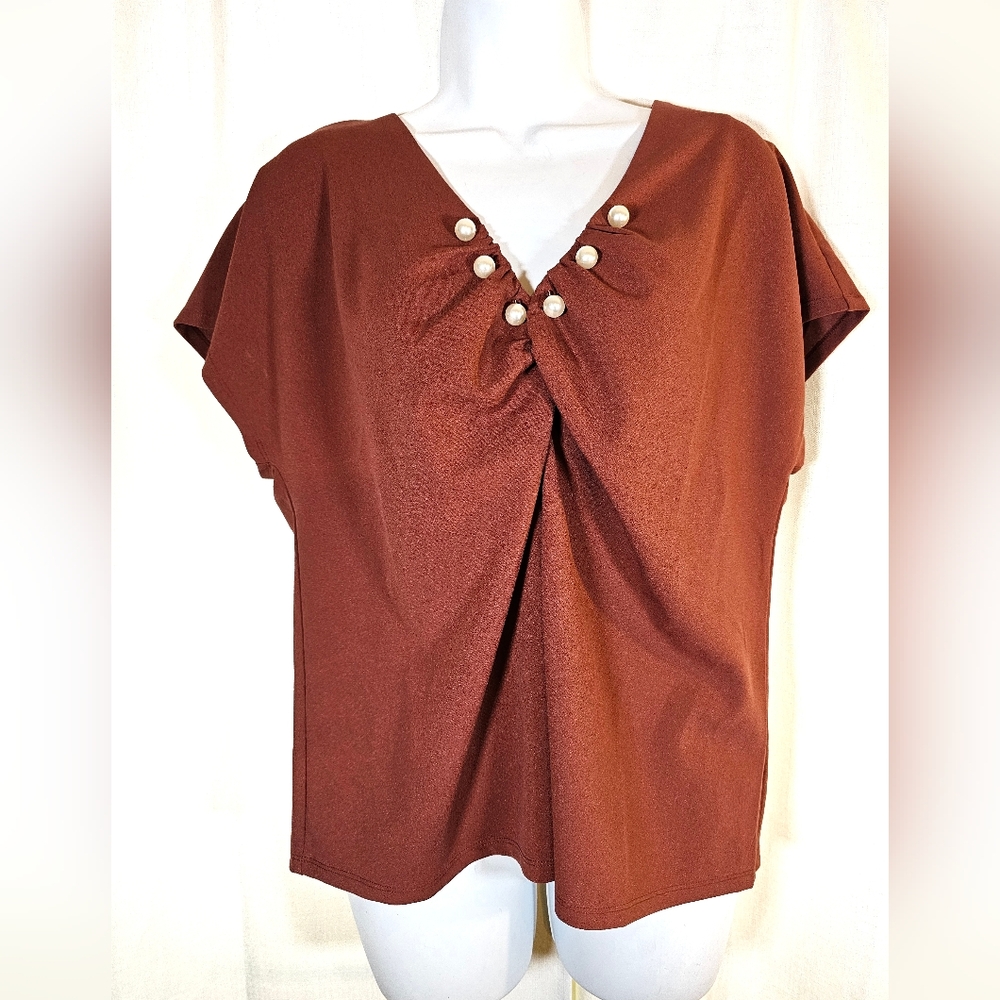 2/$20 Nwt MELLODAY L Pearl Neck Top